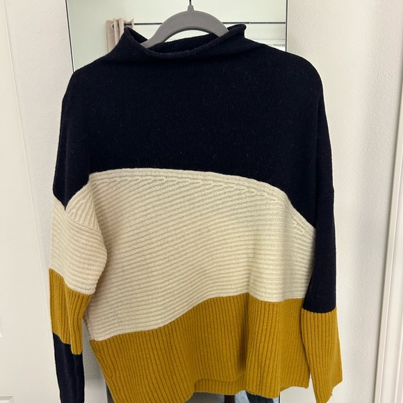NWT French Connection Wool Blend Sweater - Picture 3 of 6